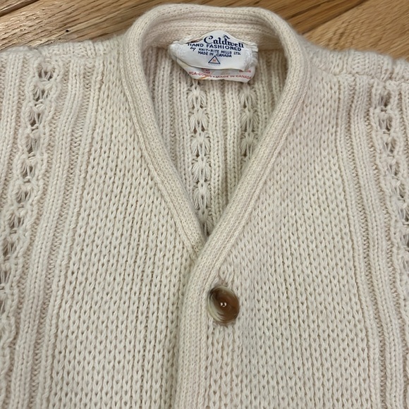 A Caldwell Hand Fashioned Cream Fisherman Core Cardigan Sweater Medium - Picture 15 of 16